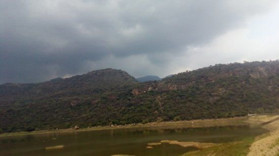 Kuthiraiyar Dam Falls
